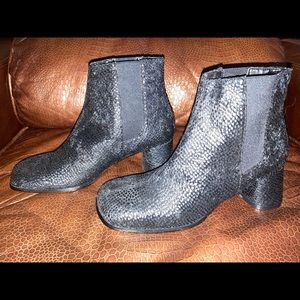 Chinese Laundry Snakeskin Ankle booties